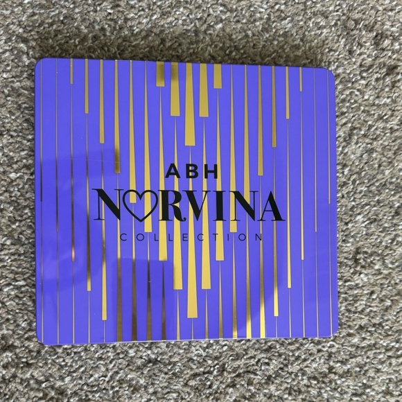 ABH "Norvina Pro Pigment, Vol. 1" eyeshadow palette - Picture 2 of 6